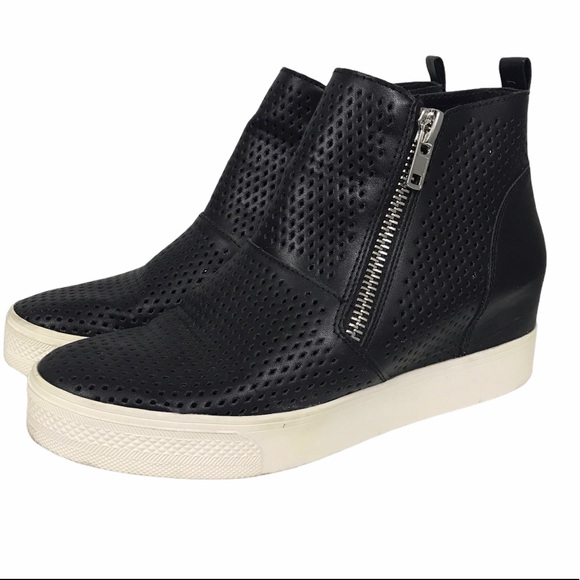 steve madden wedgie perforated